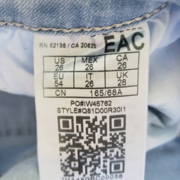 Vintage Guess Light Wash Denim Mid Rise Cut Off  Blue Jean Bermuda Shorts 26 - Picture 9 of 10